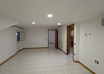 IMG_2439.jpeg - Four-room apartment Via della Dogana 25, Monterotondo - photo 23