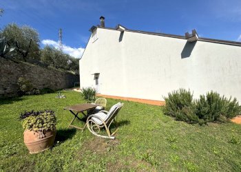 giardino - Villa Via dell'Apparita, Vaiano - foto 2