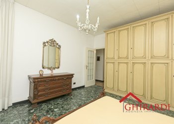 4.2 camera 1.jpg - Appartamento VIA SANT'ALBERTO 13, Genova (zona Sestri Ponente) - foto 19