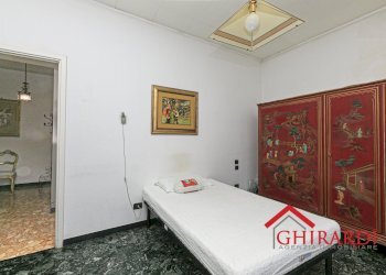 5.1 camera 2.jpg - Appartamento VIA SANT'ALBERTO 13, Genova (zona Sestri Ponente) - foto 22