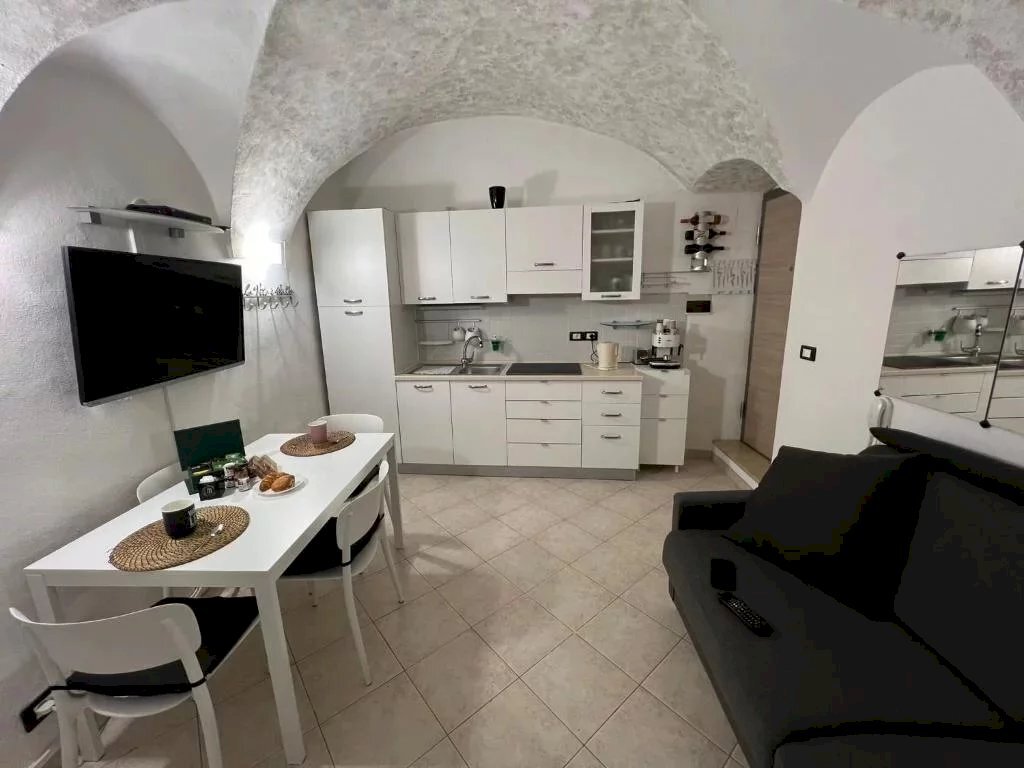 Two-room apartment Via Dritta, Vallecrosia - photo 1