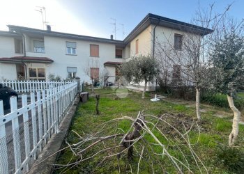 Casa semi indipendente Via Giacomo Puccini, Castelnovo di Sotto - foto 2