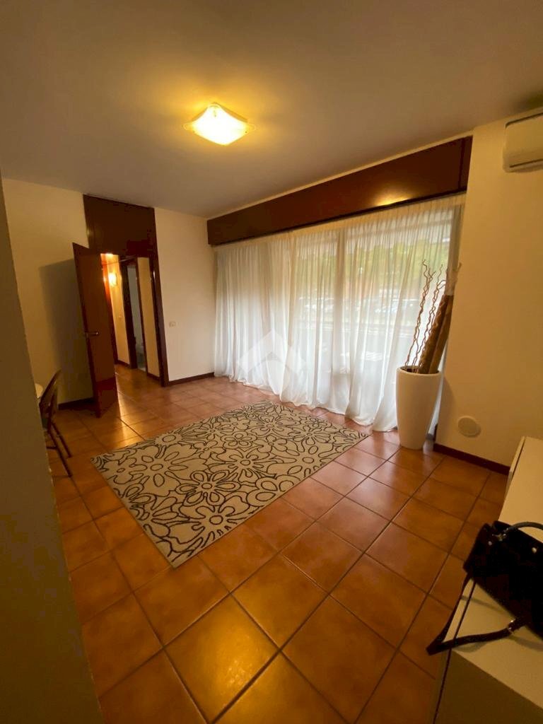 Two-room apartment Via Gugliemo Marconi, hamlet Milano 3, Basiglio - photo 3