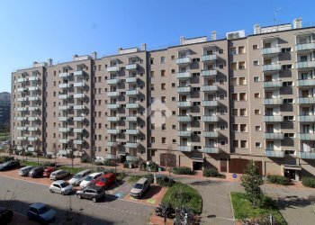 Three-room apartment Via Arturo Graf, Milano (neighborhood Quarto Oggiaro) - photo 1