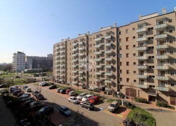 Three-room apartment Via Arturo Graf, Milano (neighborhood Quarto Oggiaro) - photo 2