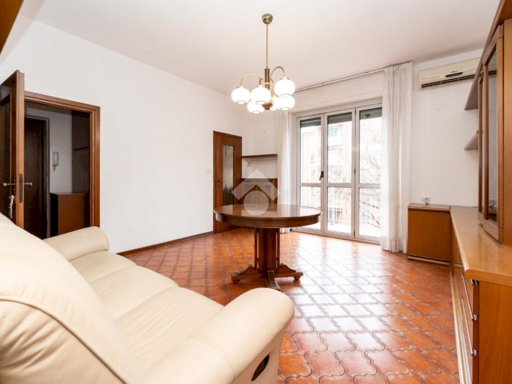 Three-room apartment Via Lorenteggio, Milano (neighborhood Lorenteggio) - photo 2
