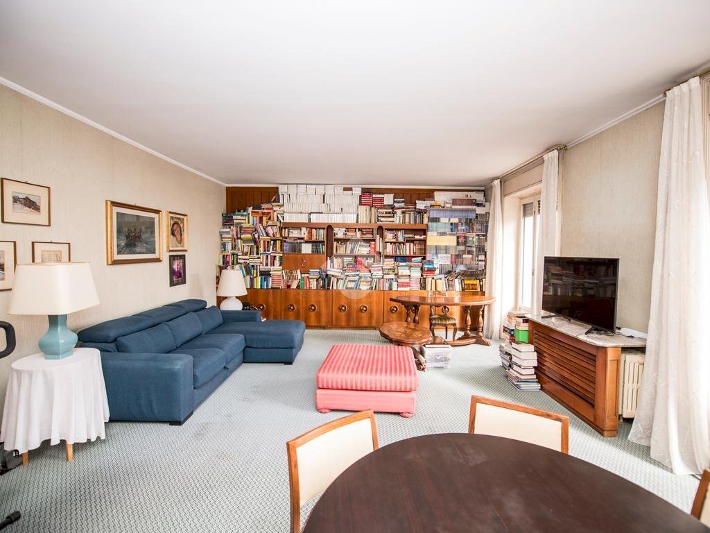 Three-room apartment Via Andrea Costa, Milano - photo 3