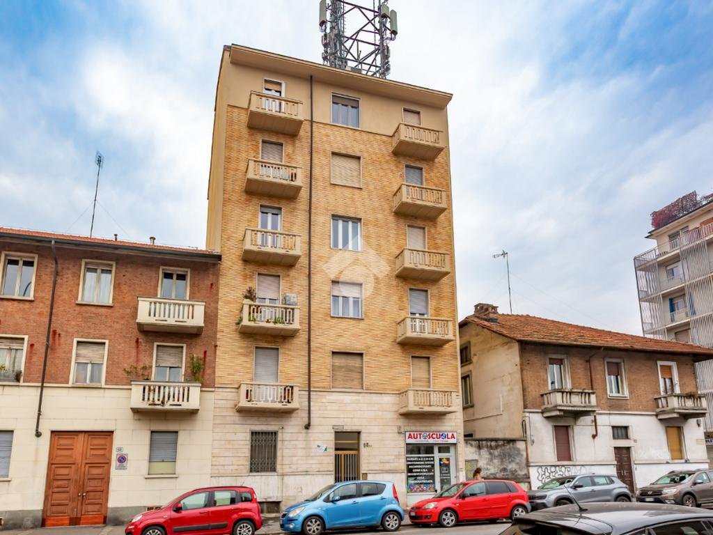 Two-room apartment Via Michele Lessona, Torino (neighborhood Parella) - photo 2