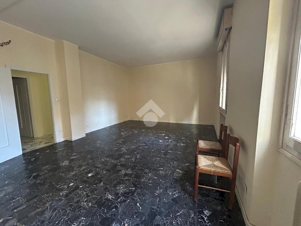 Three-room apartment Viale Medaglie D'Oro, Modena (neighborhood Sant'Agnese - Università) - photo 2