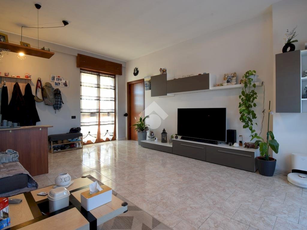 Three-room apartment Via Alfieri, Rozzano - photo 3