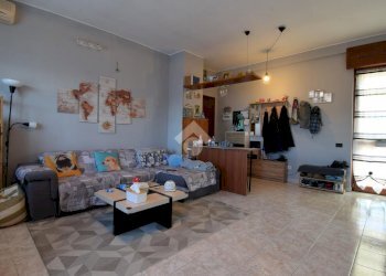 Three-room apartment Via Alfieri, Rozzano - photo 2