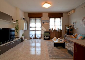 Three-room apartment Via Alfieri, Rozzano - photo 4