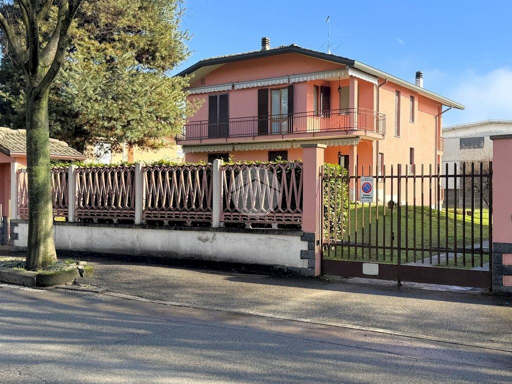 Villa Via Leonardo da Vinci, Santo Stefano Ticino - photo 2