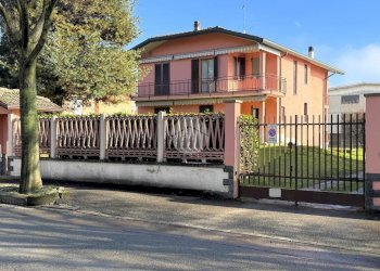 Villa Via Leonardo da Vinci, Santo Stefano Ticino - photo 2