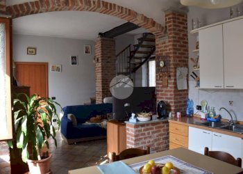 Rustic Piazza San Pietro, Benna - photo 4