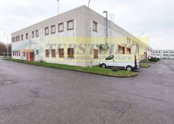 Foto 1 - Capannone strada privinciale 181
 
11, Merlino - foto 1