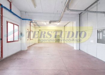 Foto 11 - Capannone strada privinciale 181
 
11, Merlino - foto 11