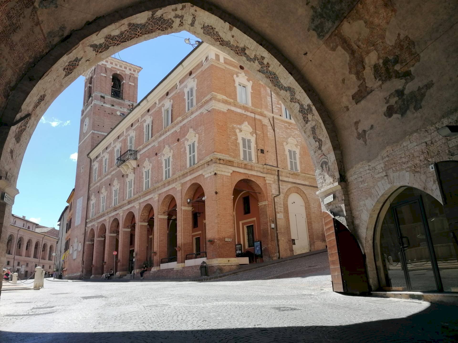 Foto 2 - Locale Commerciale Corso della Repubblica, Fabriano - foto 2