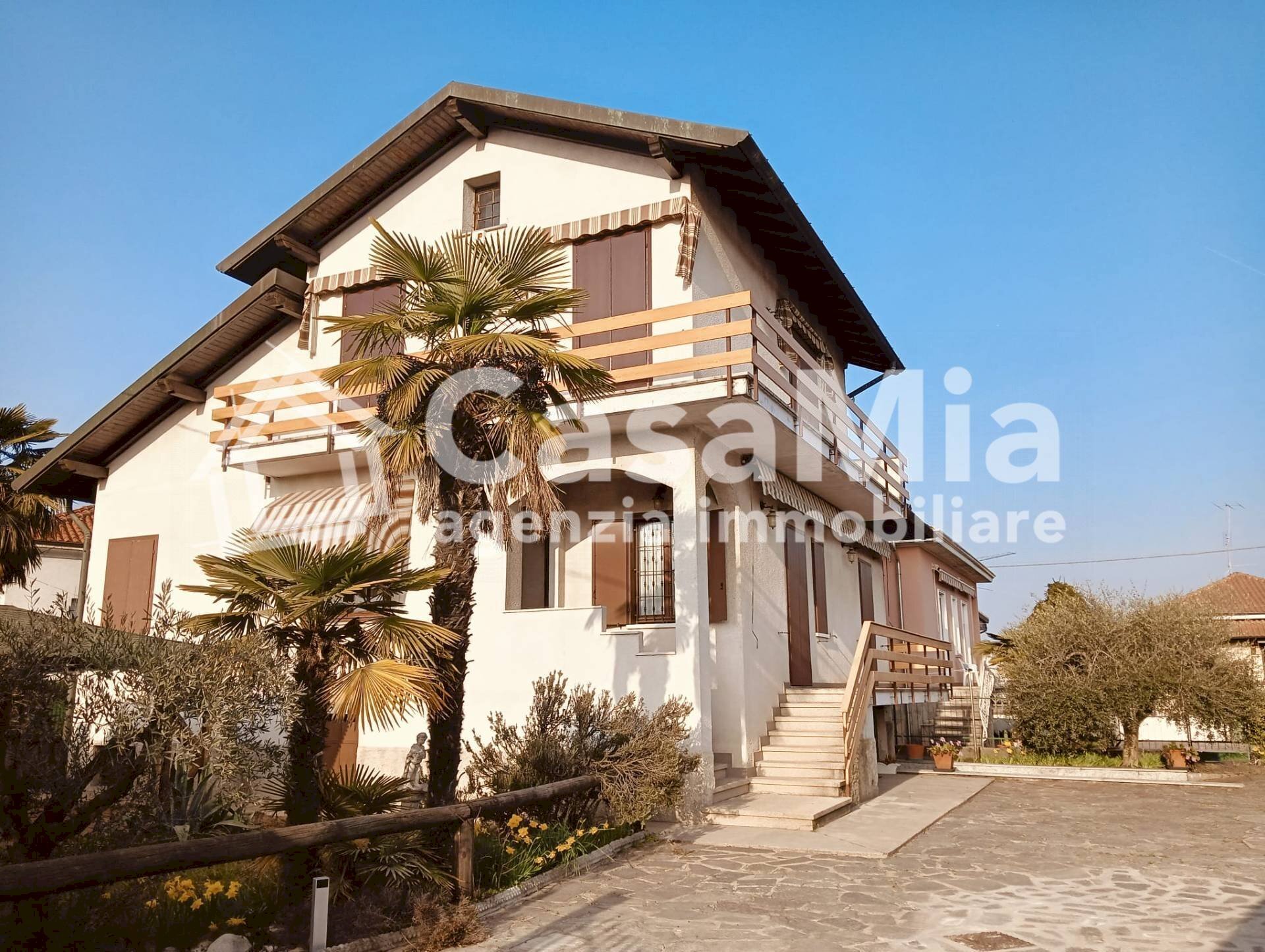 Foto 1 - Villa Via Pietro Micca
 
11, Villa Cortese - foto 1