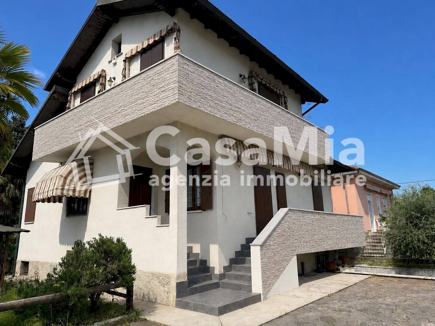 Foto 1 - Villa Via Pietro Micca
 
11, Villa Cortese - foto 1