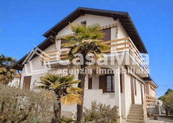 Foto 1 - Villa Via Pietro Micca
 
11, Villa Cortese - foto 1