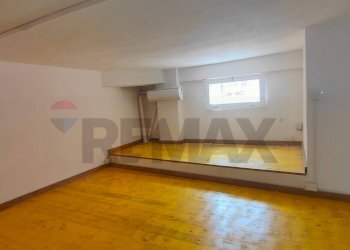 Stanza vuota - Locale Commerciale via Nuova Padre Ludovico
 
24, Casoria - foto 8