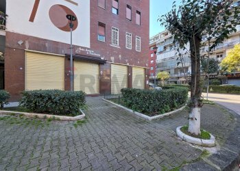 Edificio all\'aperto - Negozio via Evangelista Torricelli
 
51, Casavatore - foto 1