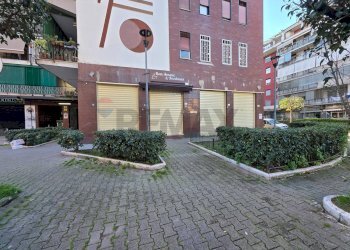 Edificio all\'aperto - Negozio via Evangelista Torricelli
 
51, Casavatore - foto 2