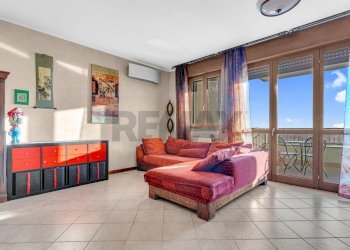 Soggiorno - Trilocale via Sant'Anna
 
12, Nerviano - foto 3