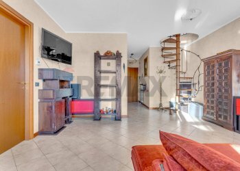 Soggiorno - Trilocale via Sant'Anna
 
12, Nerviano - foto 18