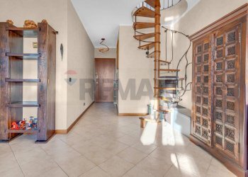 Scale - Trilocale via Sant'Anna
 
12, Nerviano - foto 19