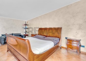 Camera / camera da letto - Trilocale via Sant'Anna
 
12, Nerviano - foto 21