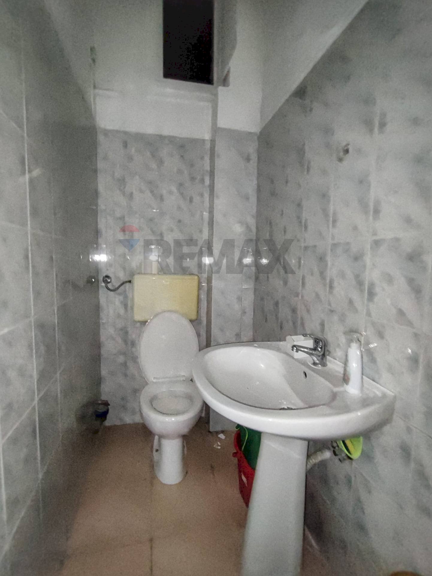 Bagno - Commercial Premises Via Quintino Sella
 
164, Bari - photo 2