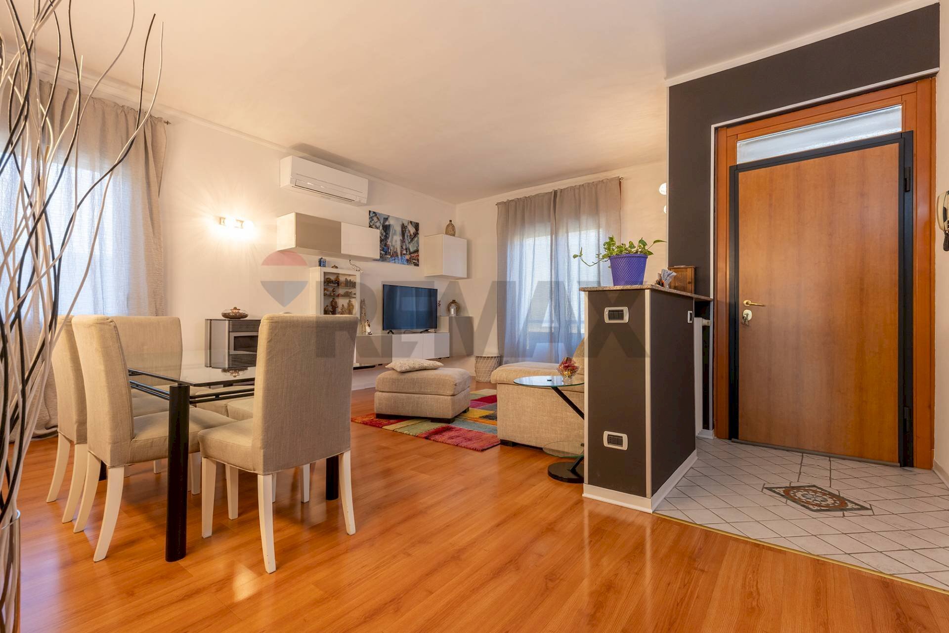 Sala da pranzo - Casa semi indipendente Via G. Marconi
 
83, Cittiglio - foto 3