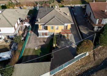 Casa all\'aperto - Casa semi indipendente Via G. Marconi
 
83, Cittiglio - foto 1