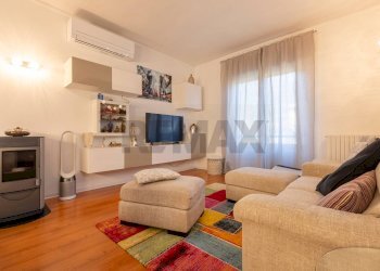 Soggiorno - Casa semi indipendente Via G. Marconi
 
83, Cittiglio - foto 5