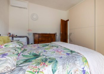 Camera / camera da letto - Casa semi indipendente Via G. Marconi
 
83, Cittiglio - foto 13