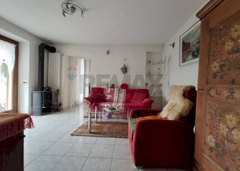 Soggiorno - Casa indipendente Via Francesco Baroggi
 
19, Maccagno con Pino e Veddasca - foto 5