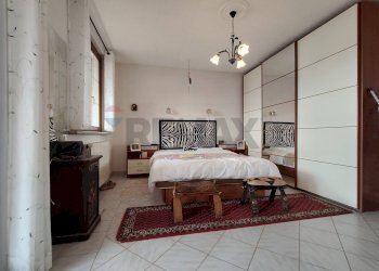 Camera / camera da letto - Casa indipendente Via Francesco Baroggi
 
19, Maccagno con Pino e Veddasca - foto 11