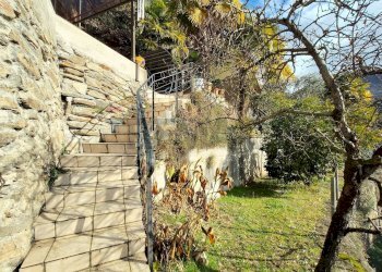 Giardino - Casa indipendente Via Francesco Baroggi
 
19, Maccagno con Pino e Veddasca - foto 23