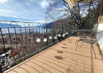 Balcone - Casa indipendente Via Francesco Baroggi
 
19, Maccagno con Pino e Veddasca - foto 15