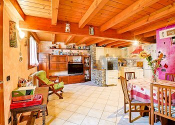 Sala da pranzo - Casa semi indipendente via Vecchia Fontana, Maccagno con Pino e Veddasca - foto 7