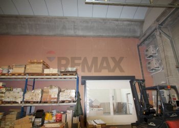 Dispensa di stoccaggio - Capannone VIA S. MICHELE ARCANGELO
 
43, Arcisate - foto 5