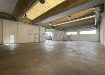 Parcheggio - Capannone VIA S. MICHELE ARCANGELO
 
43, Arcisate - foto 7