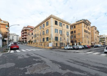 Edificio all\'aperto - Bilocale Via Luigi Tosti, Roma - foto 1