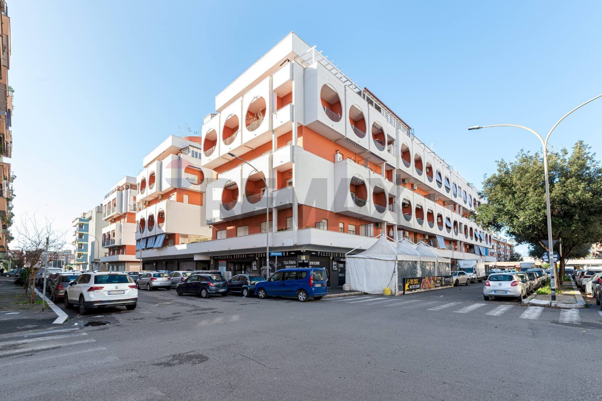 Edificio all\'aperto - Trilocale Via Danilo Stiepovich
 
258, Roma - foto 1