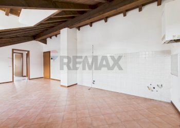 Stanza vuota - Trilocale via Repubblica
 
51, Cura Carpignano - foto 3