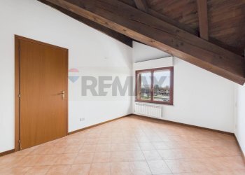 Stanza vuota - Trilocale via Repubblica
 
51, Cura Carpignano - foto 12