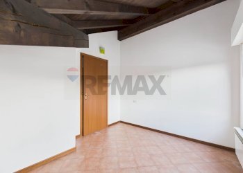 Stanza vuota - Trilocale via Repubblica
 
51, Cura Carpignano - foto 18