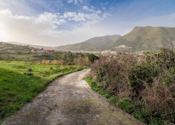 Vista delle montagne - Villa Via Esterna Cozzo Ingrassia
 
26, Monreale - foto 15